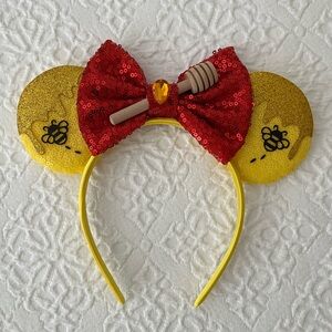 NWOT Winnie the Pooh Minnie Ears Headband
